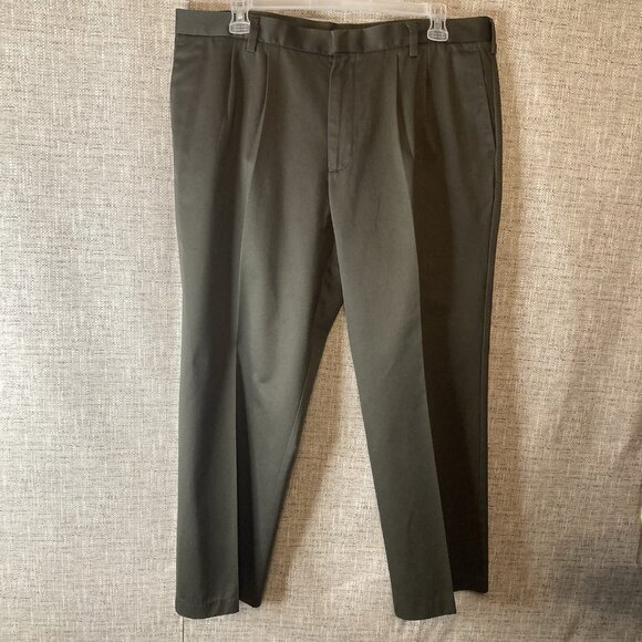 DOCKERS Other - Dockers D3 Mens Olive Green Pants Pleated Front 40 X 30 (Meas 40X 27.5).